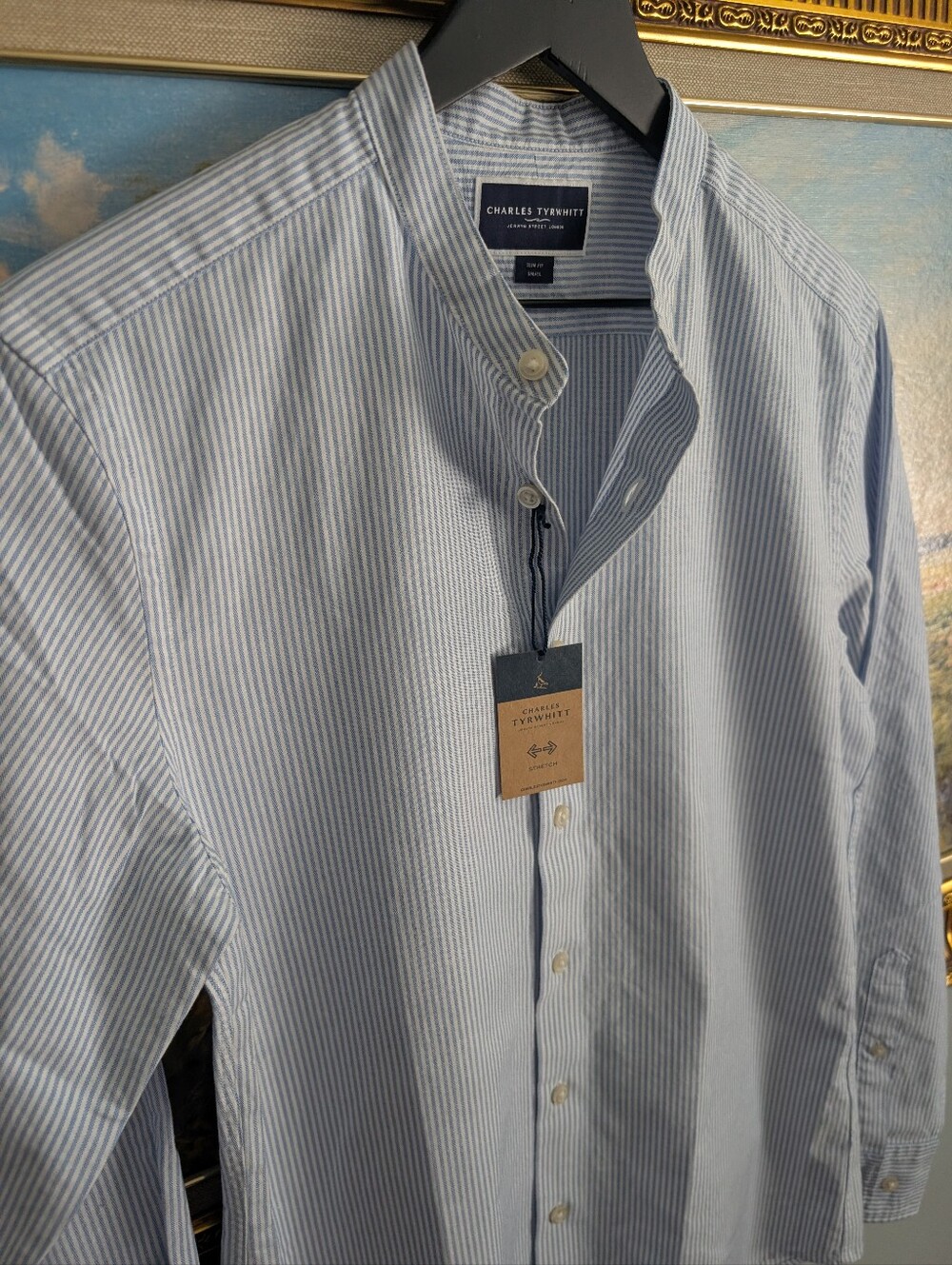 NWT Charles Tyrwhitt Light Blue and White Striped Oxford